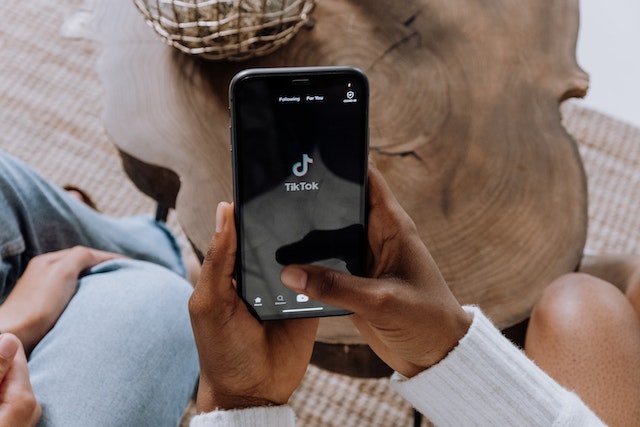 Contractors now banned from using TikTok on personal devices