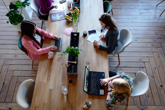 New report: women in tech need to catch up on experience