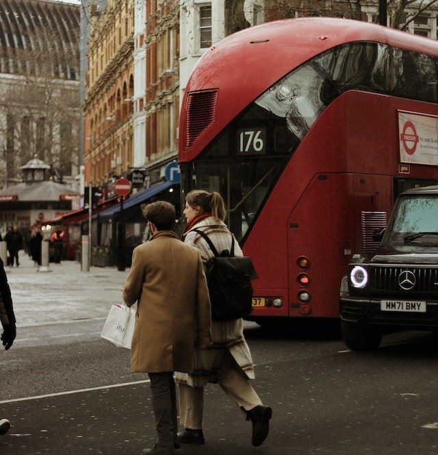 Government extends £2 bus fare cap until October