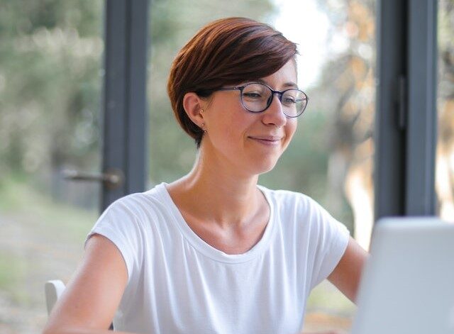 How to save time and attract more clients in a weekend: package your freelance services