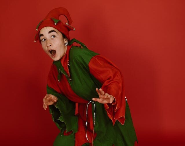 15 holiday-themed side hustles that could jumpstart a seasonal business