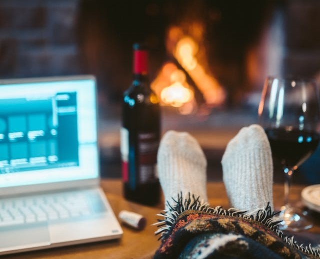 Freelancing in December: how to turn the holiday slowdown into a client acquisition spree