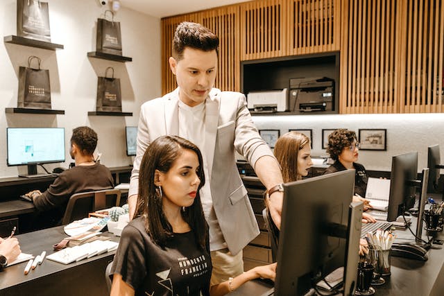 Contractor to captivator: how to shift to IT training