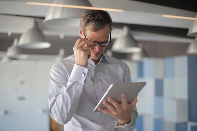 How to write thought leadership articles to land higher-paying clients
