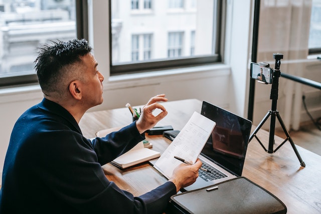 How to create and conduct a paid webinar in 5 steps
