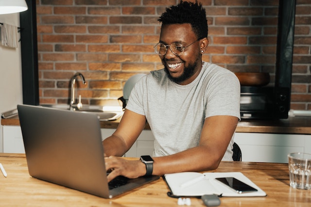 Top tips from Neil Patel and Eric Siu on how to create stand-out content when everyone is using AI