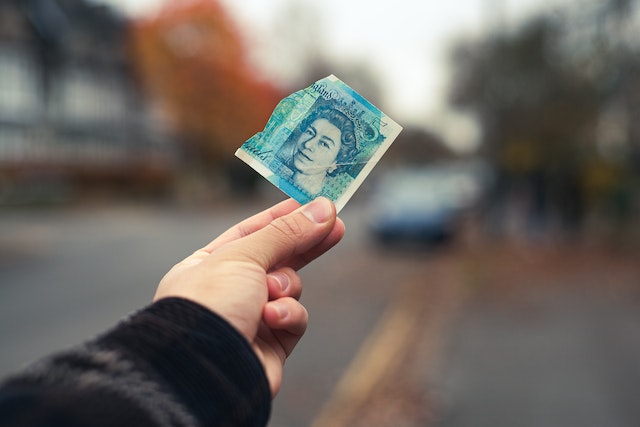 IMF predicts UK interest rates to remain high in 2023 and 2024: what can freelancers do about it?