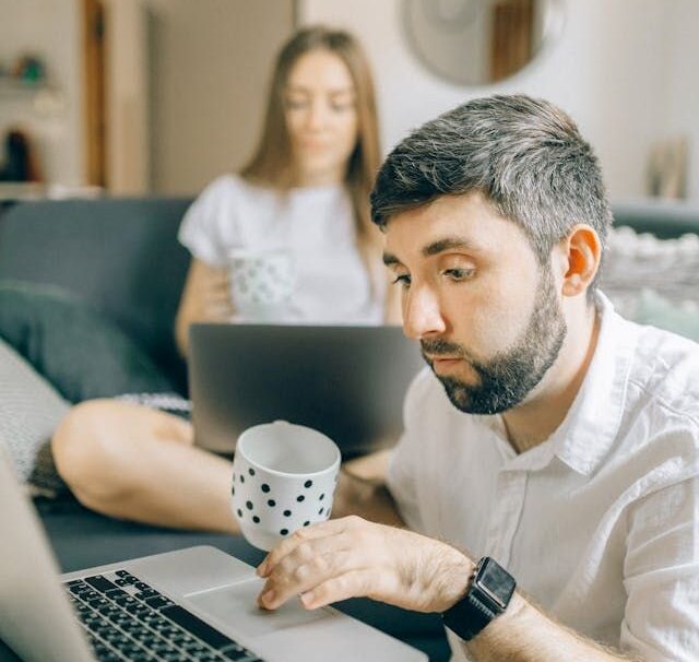 Freelancers Feeling the Tax Pinch: Confidence Plummets Amidst Government Policies