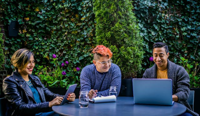 Make the most of summer: How to create a home office outside