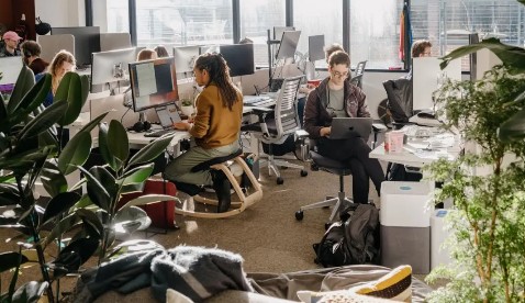 AI talent rush: Anthropic’s hiring spree sparks lucrative opportunities for European freelancers
