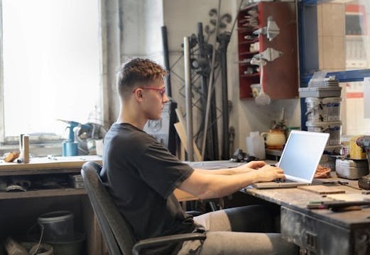 Why clients think your core freelance skills aren’t enough.  Take the 90-day industry expert challenge