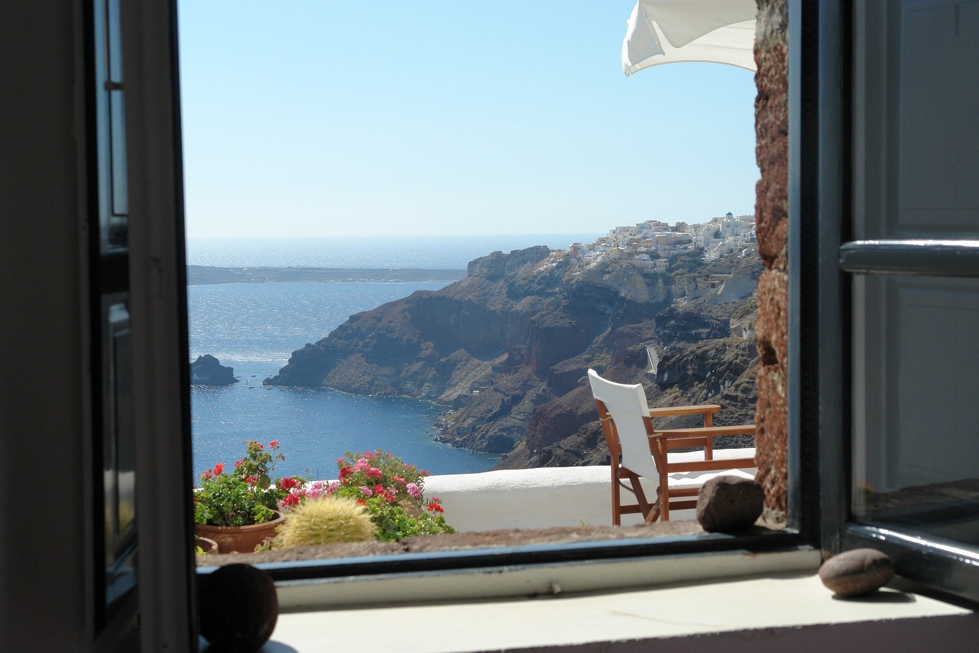 Greece entices international freelancers with tax breaks and residency in bid to replace lost tourism
