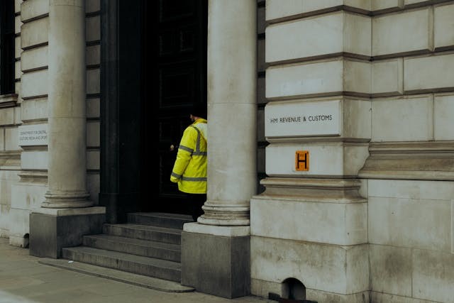 Fraud alert: Agencies and contractors face prosecution over latest "tax credit" payroll schemes