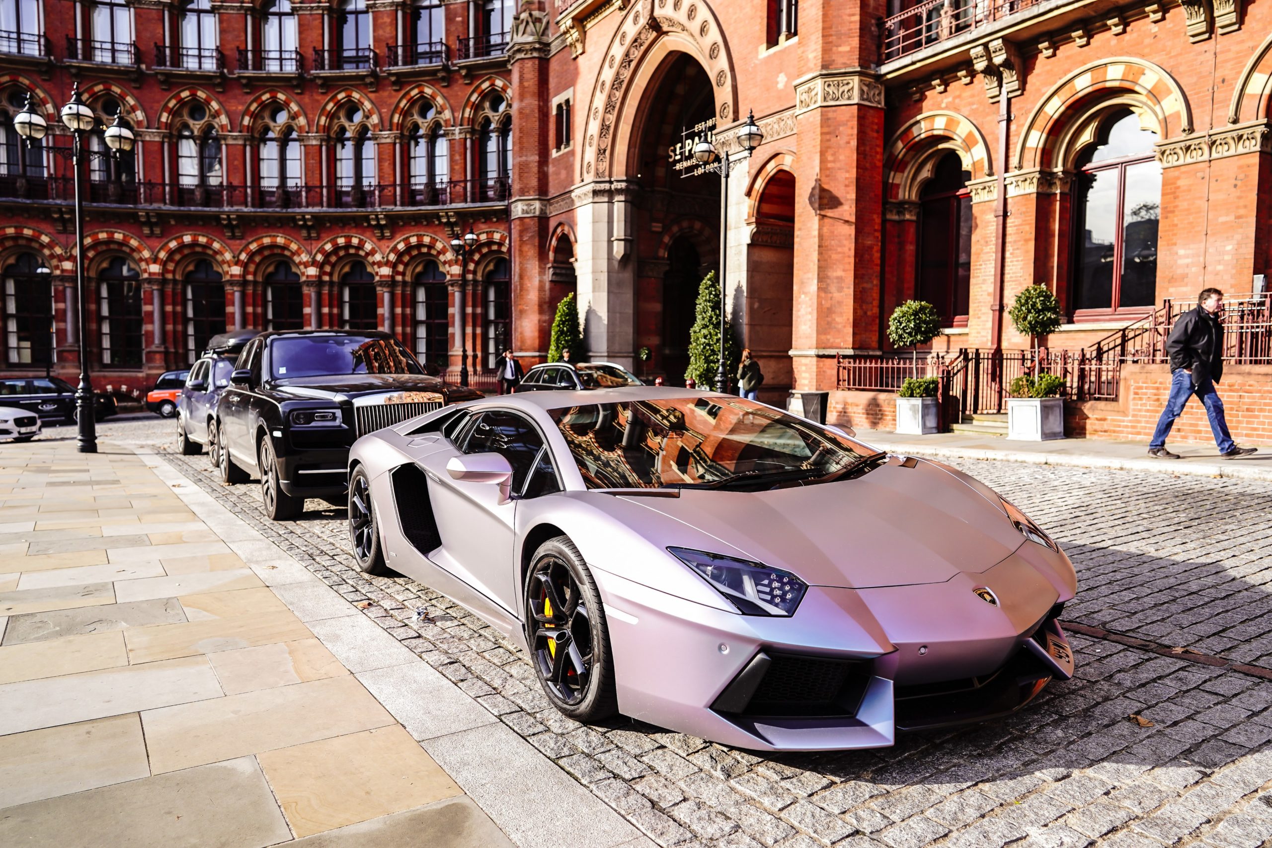 The missing billions: ONS records miss £800bn in assets owned by 'super-rich'