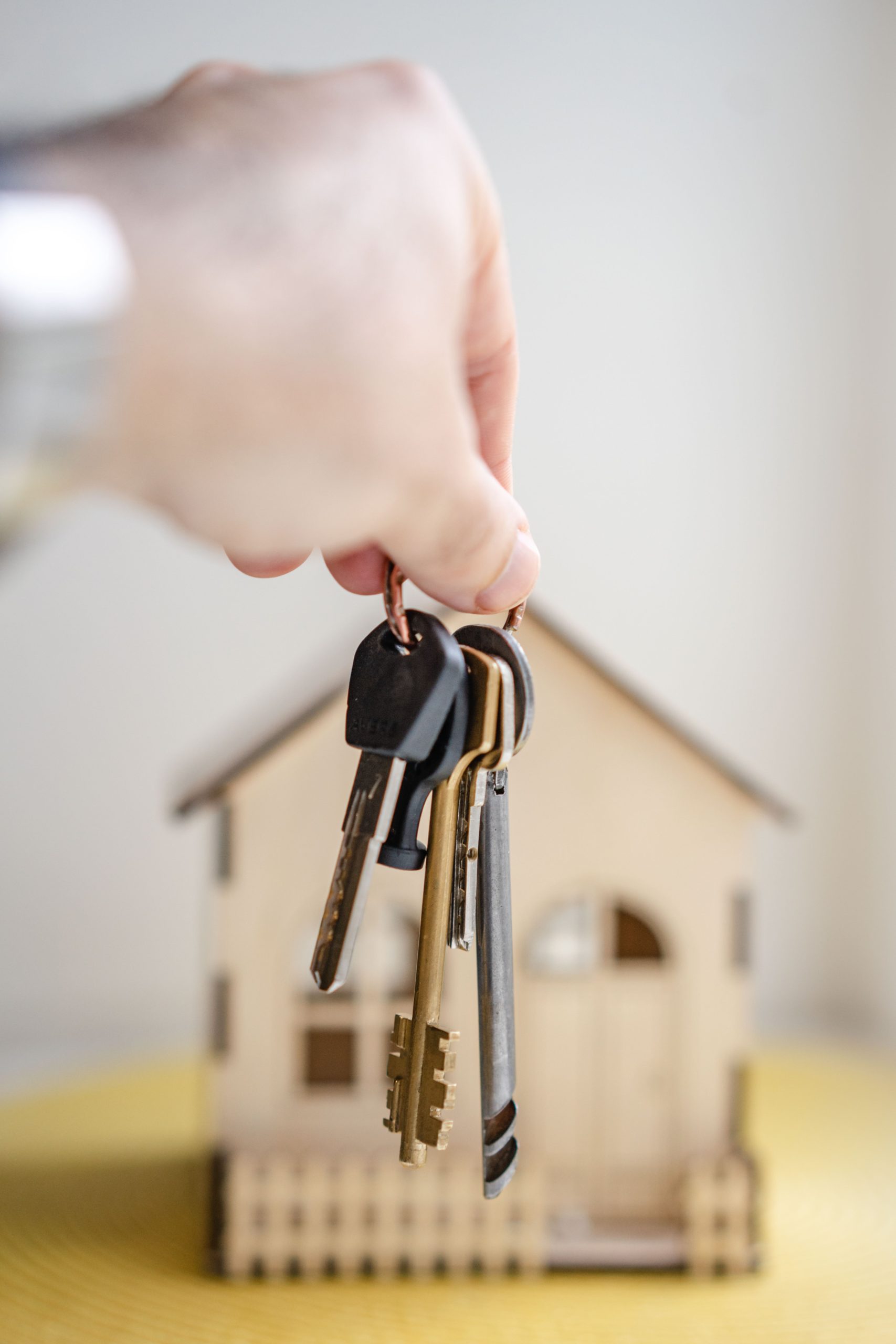 When is it worth paying early redemption charges on a fixed-rate mortgage?