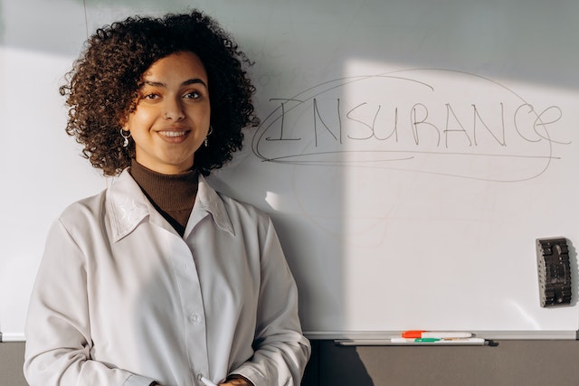 Can freelancers out of work or on holiday pause their business insurance?