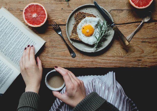 This happens when you drink coffee before breakfast