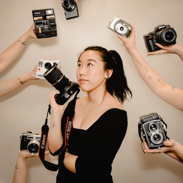 AI photography falling foul as retro cameras make a comeback