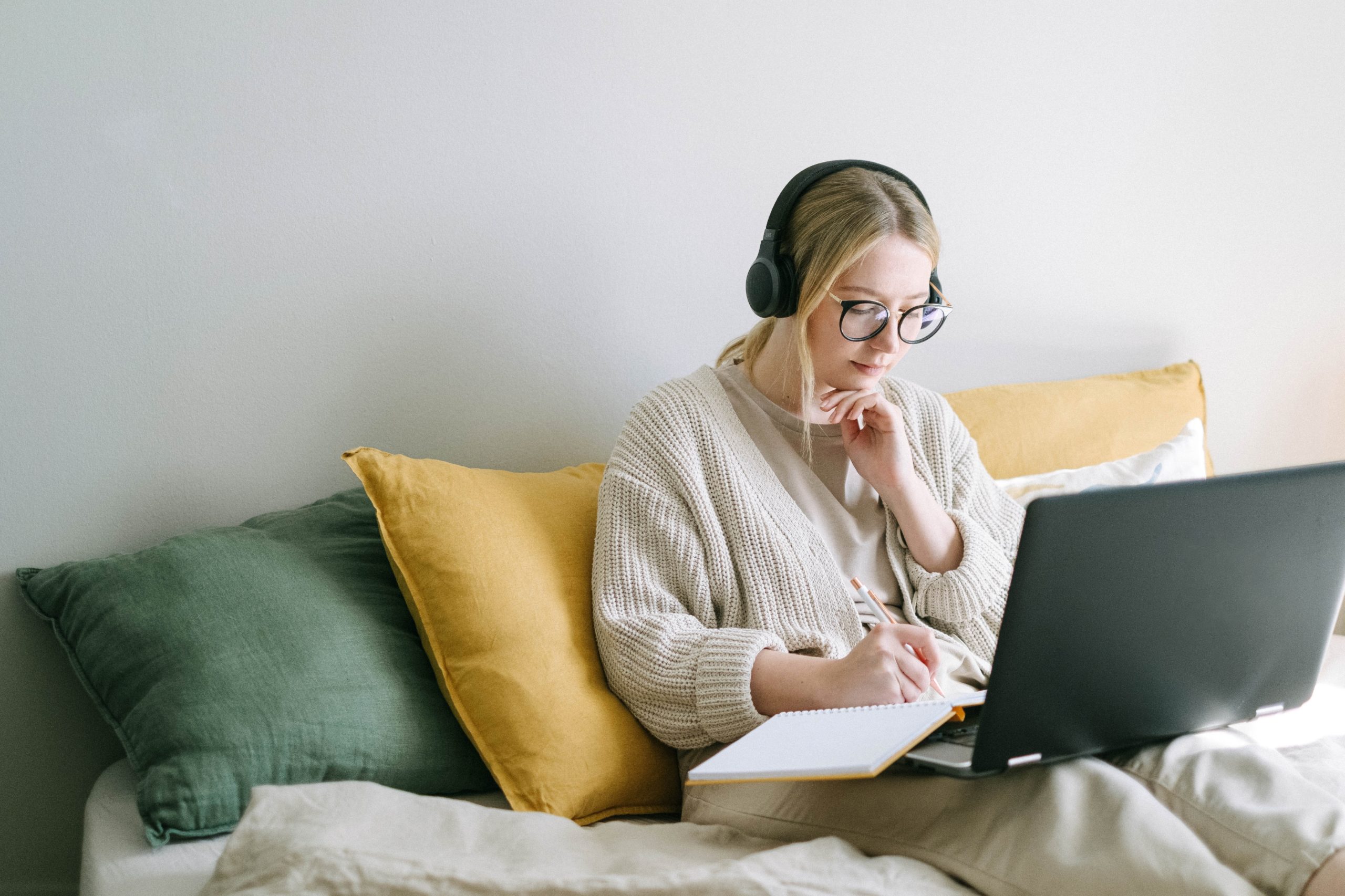 New Section! Welcome to The Freelancers' 'Couch': Your freelancer questions, answered by experts